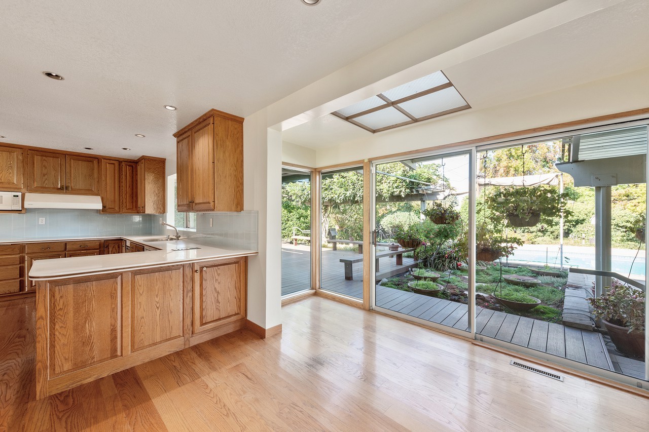 12613 Nantucket Ct - Photo 3 of 24