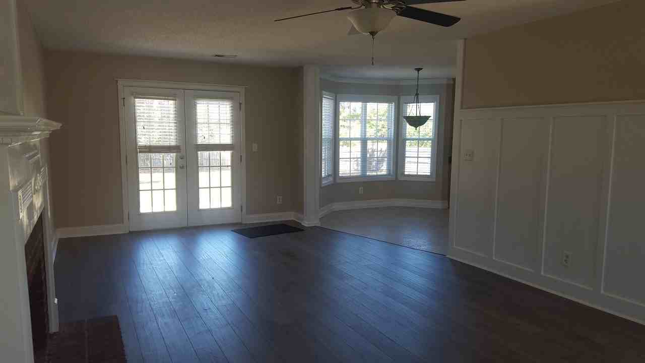 3027 Lincoln Log Way - Photo 3 of 19