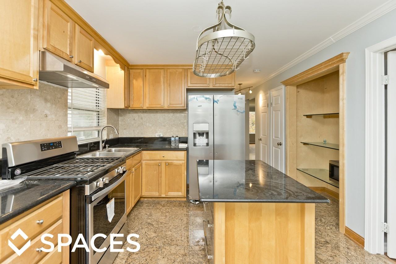 1835 W Berteau Ave #1