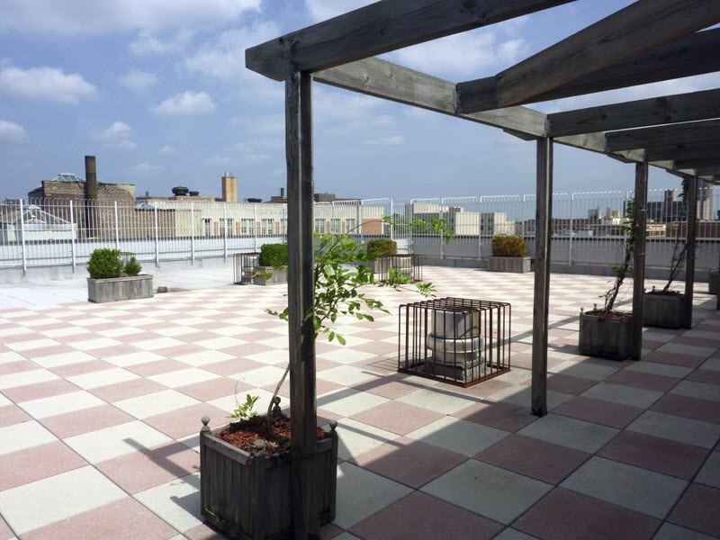 2007 Lafontaine Avenue - Photo 3 of 9