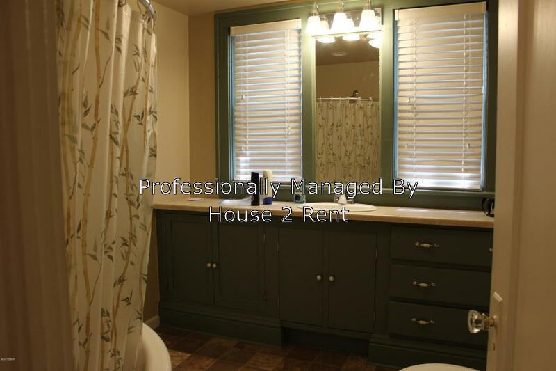 1016 S Fly - Photo 3 of 3