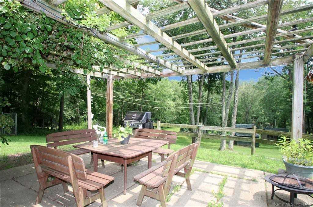 129 Hickory Lane - Photo 2 of 13