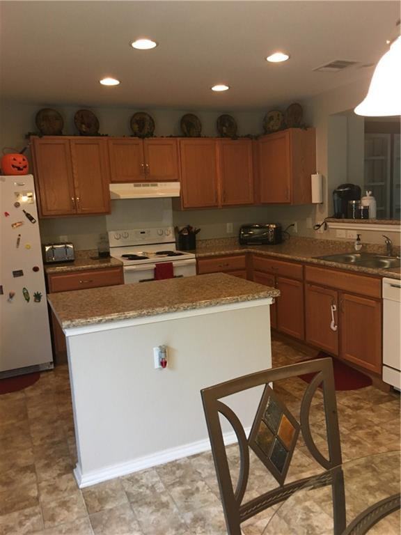 1114 Hyde Park Dr - Photo 2 of 20