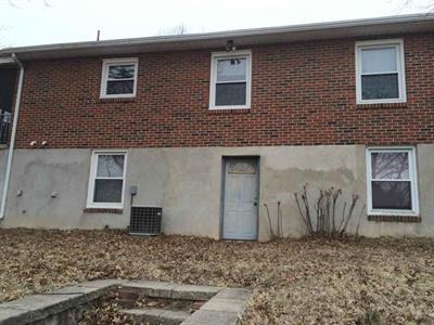 165 Poplar St - Photo 2 of 10