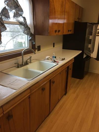 165 Poplar St - Photo 3 of 10