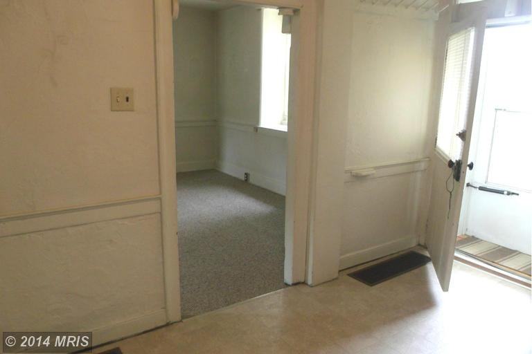 11677 Lincoln Way W - Photo 2 of 16