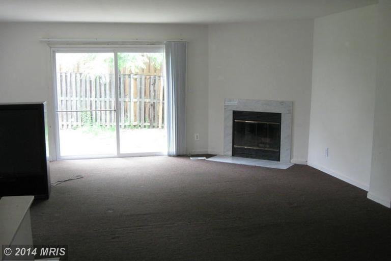 448 Evesham Ave #17 - Photo 2 of 12