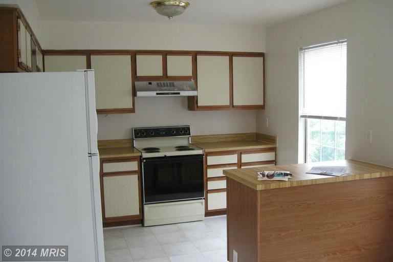 448 Evesham Ave #17 - Photo 3 of 12