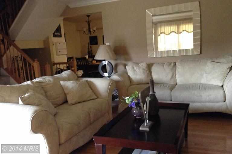 5016 Finsbury Rd - Photo 3 of 29