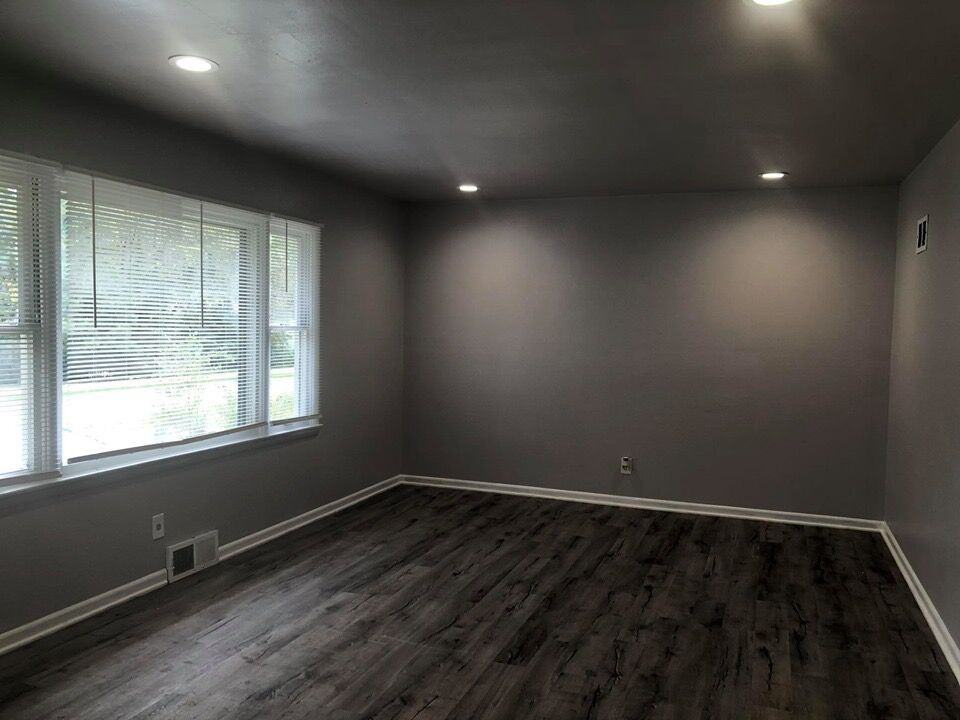 5115 Hardesty Avenue - Photo 3 of 13