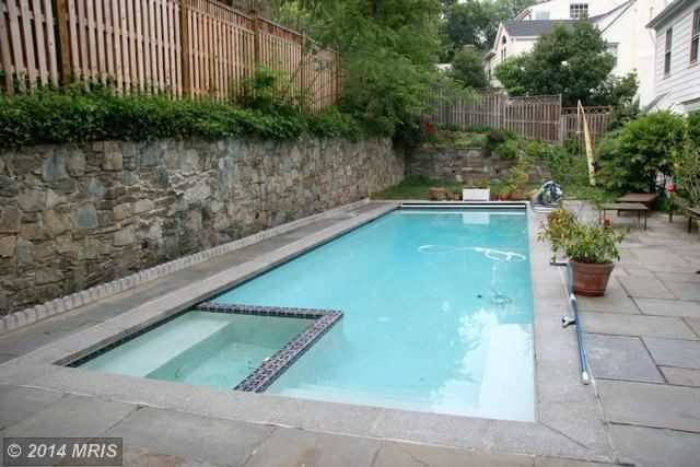 5049 Macomb St NW - Photo 3 of 21