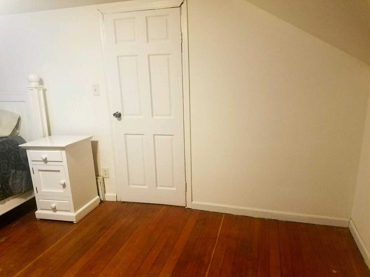 2053 Reaney Avenue East - Photo 2 of 8