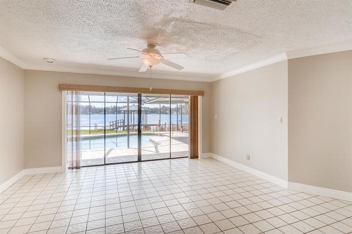 2933 Lake Saxon Drive - Photo 2 of 18