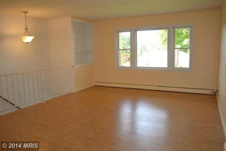 13330 Kirkdale Ct - Photo 3 of 16