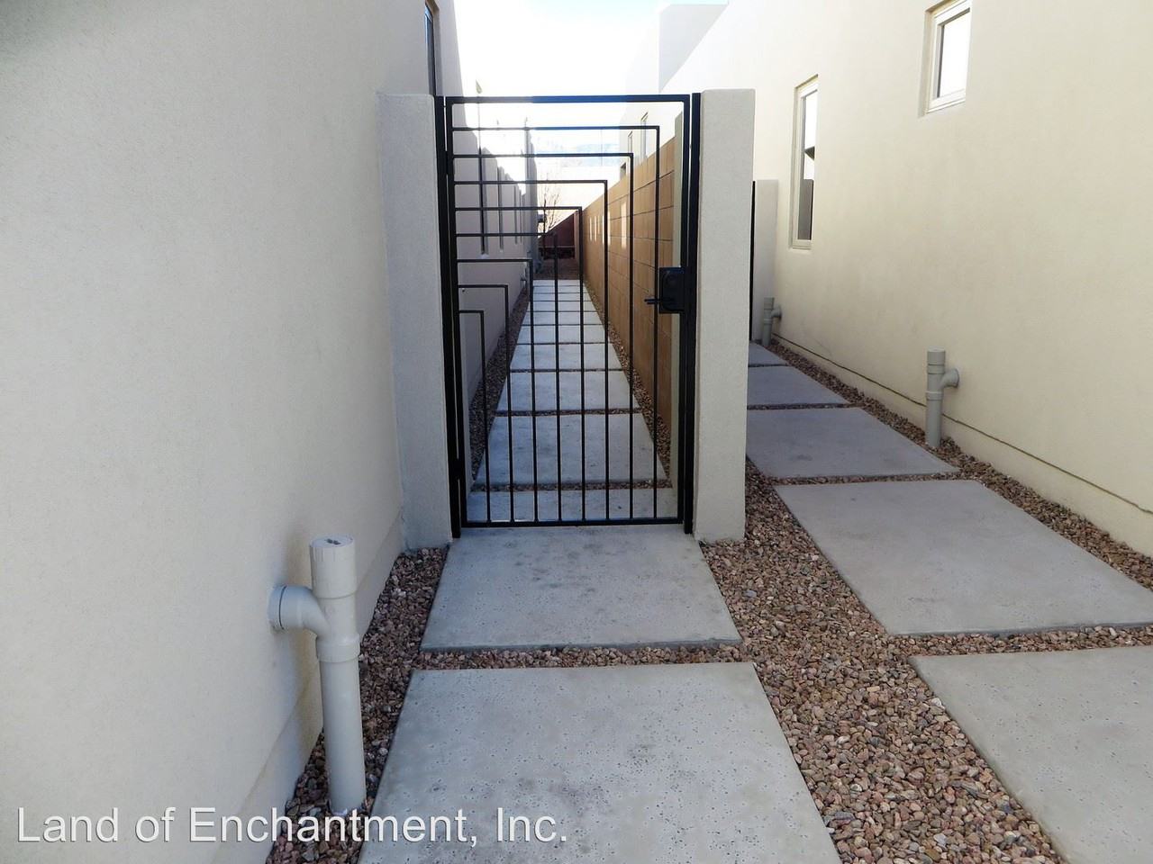 8820 Silver Oak Ln Ne - Photo 2 of 30