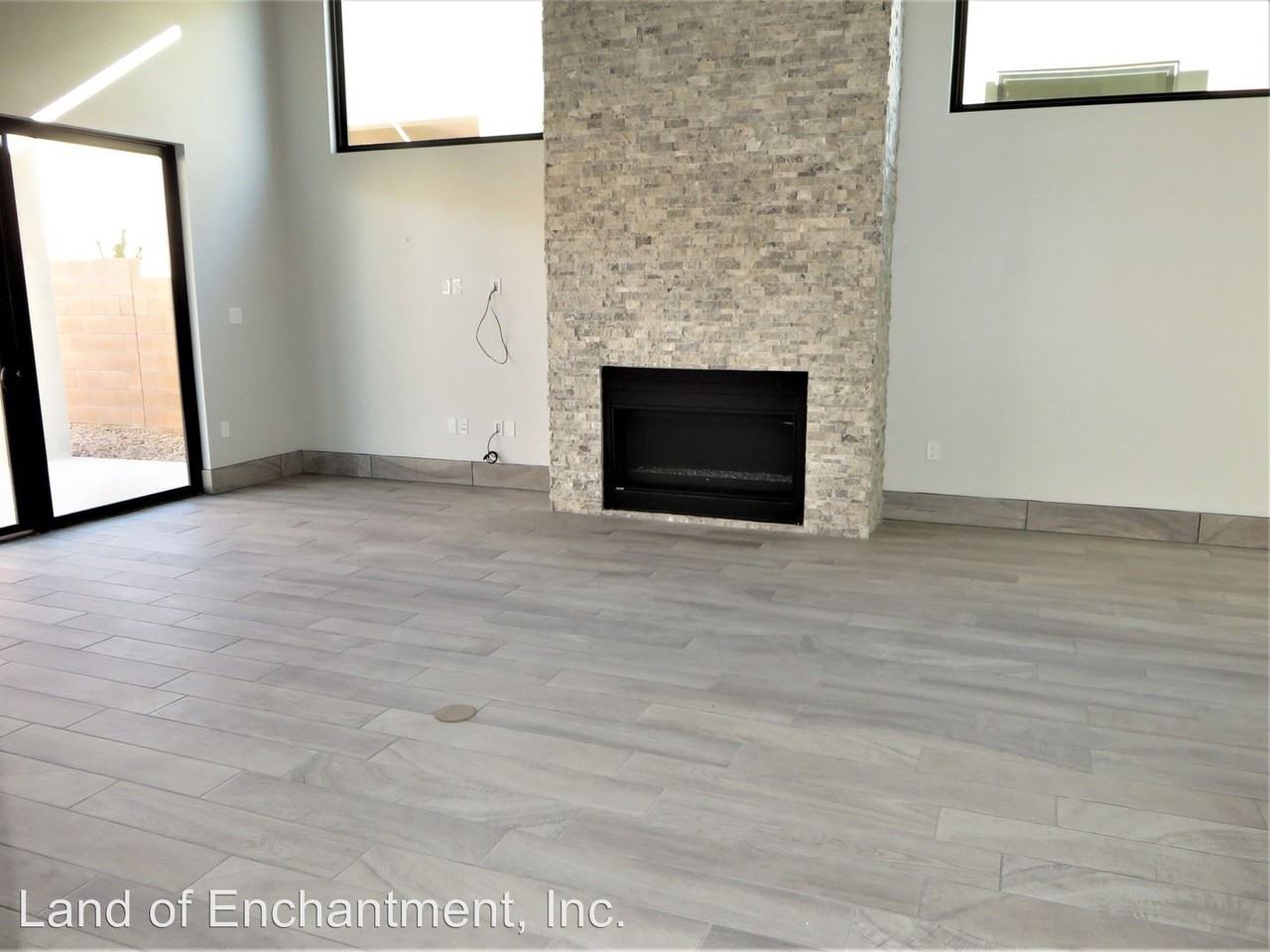 8820 Silver Oak Ln Ne - Photo 3 of 30