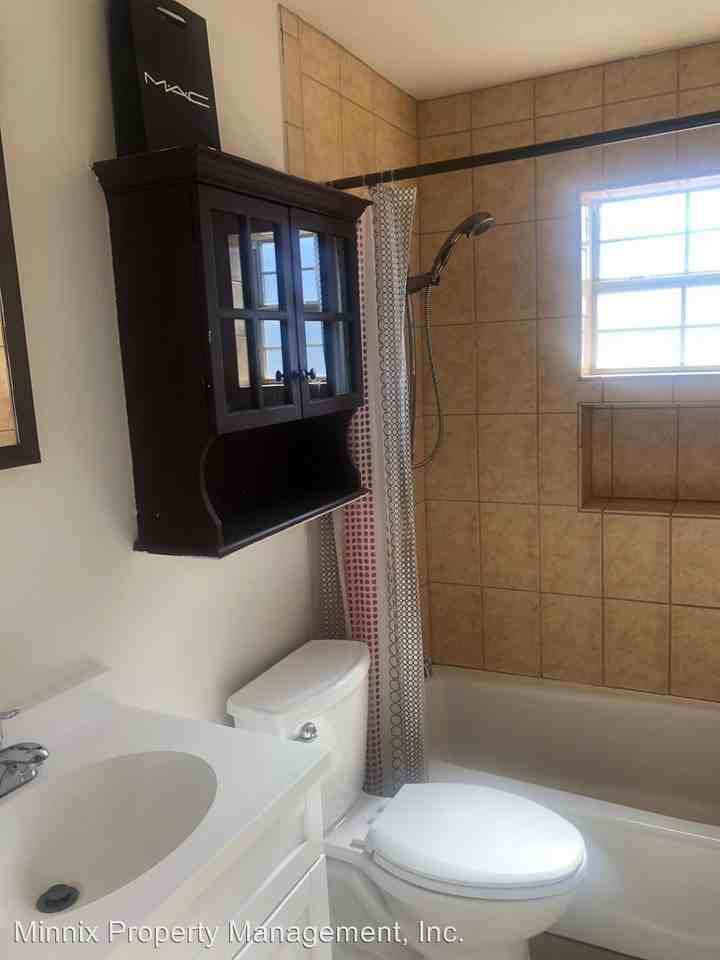 2605 Roosevelt - Photo 2 of 12