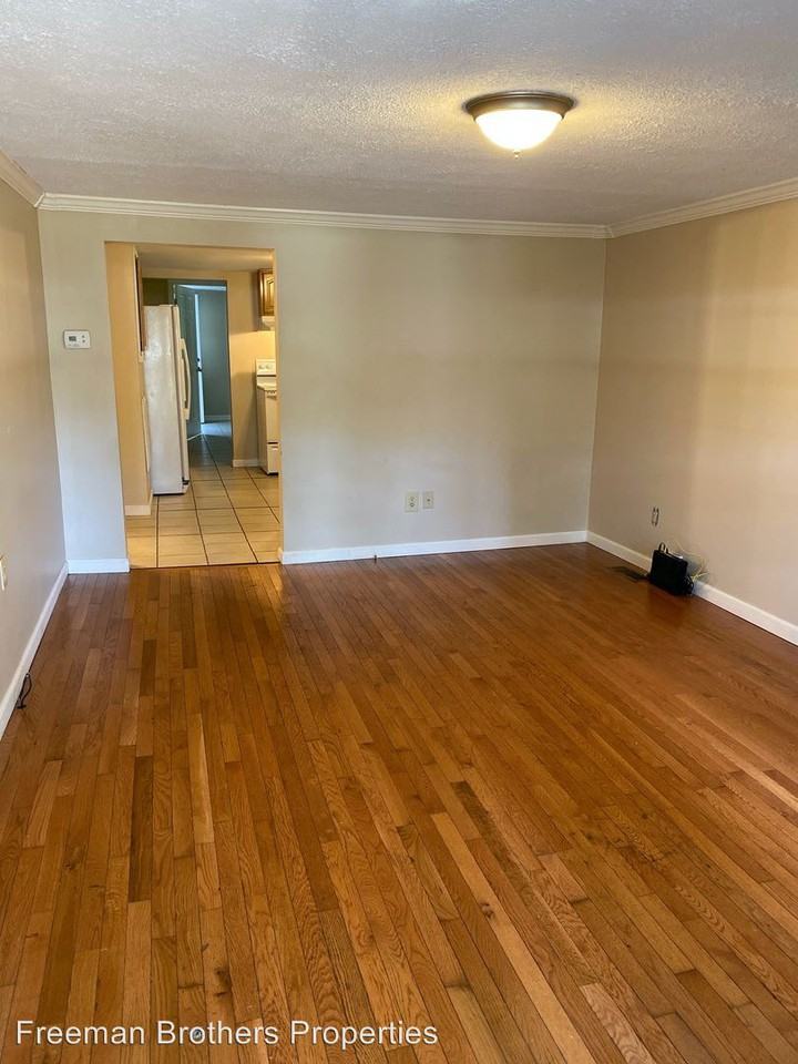 1004 Maple Lane - Photo 2 of 12