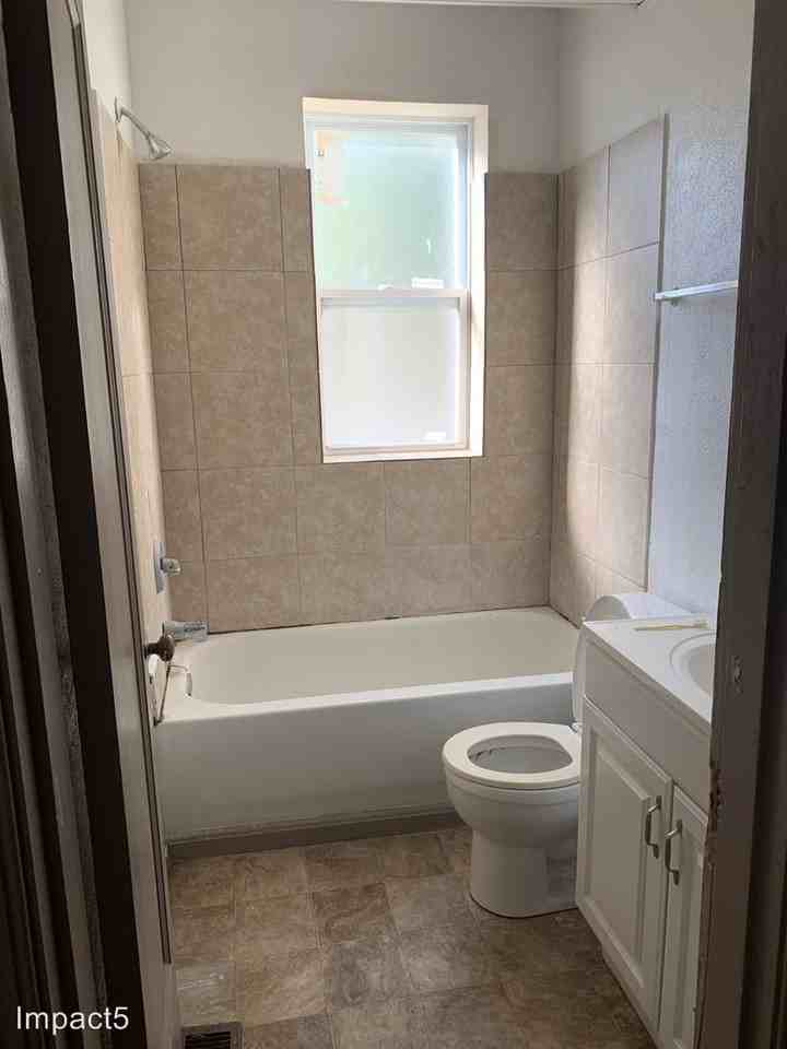 3810 Keokuk - Photo 3 of 5