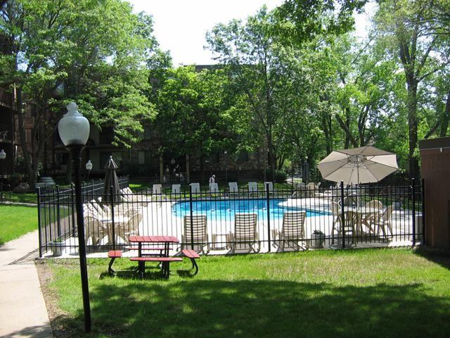 Rosewood West - Photo 3 of 5