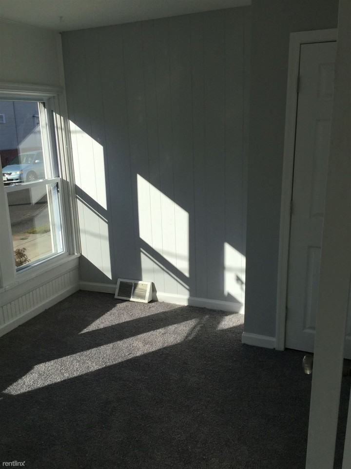 112 South Warner Street - Photo 3 of 19