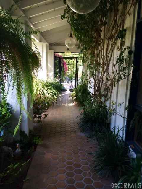 1621 Castle Cove Cir - Photo 3 of 10