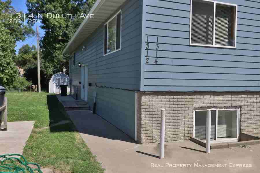 1314 N Duluth Ave - Photo 2 of 17