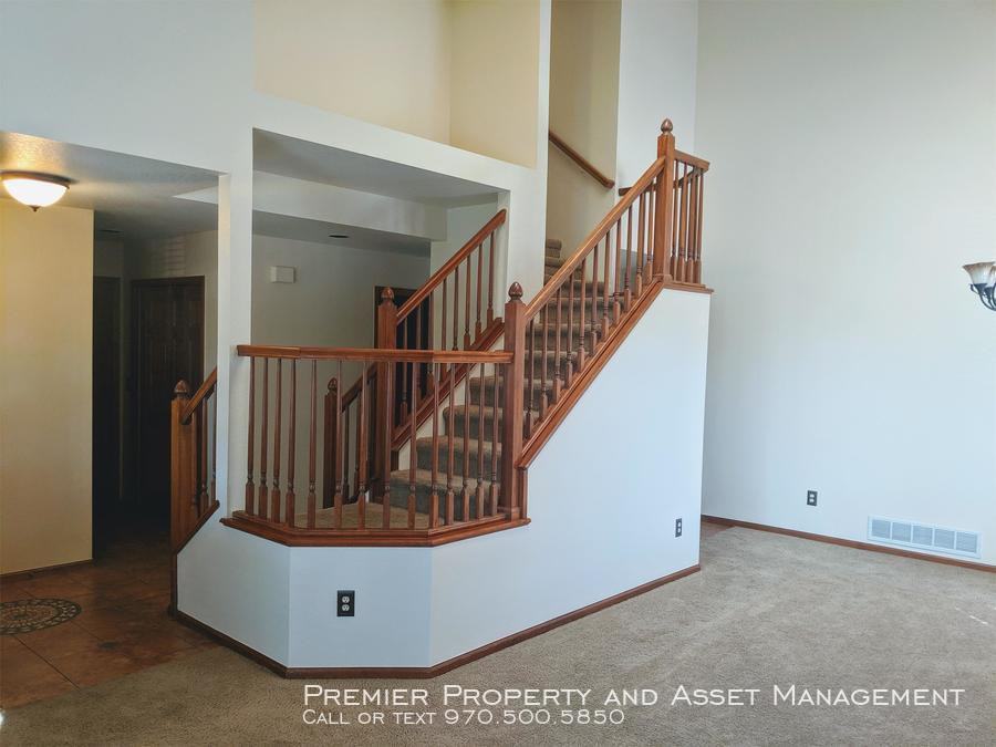 4424 Irongate Ct - Photo 3 of 34