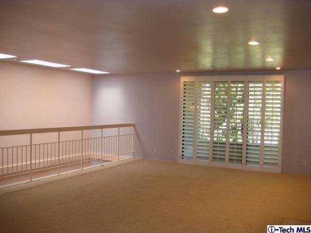 885 S Orange Grove Blvd #2 - Photo 3 of 10