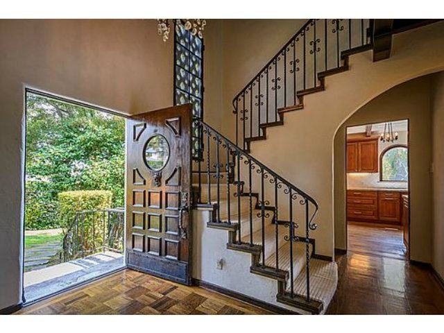 2815 Hillside Dr - Photo 3 of 19