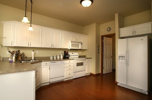 16 Hidden Meadow Lane - Photo 3 of 9