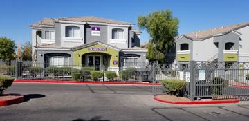 featured image of 3540 N Hualapai Way