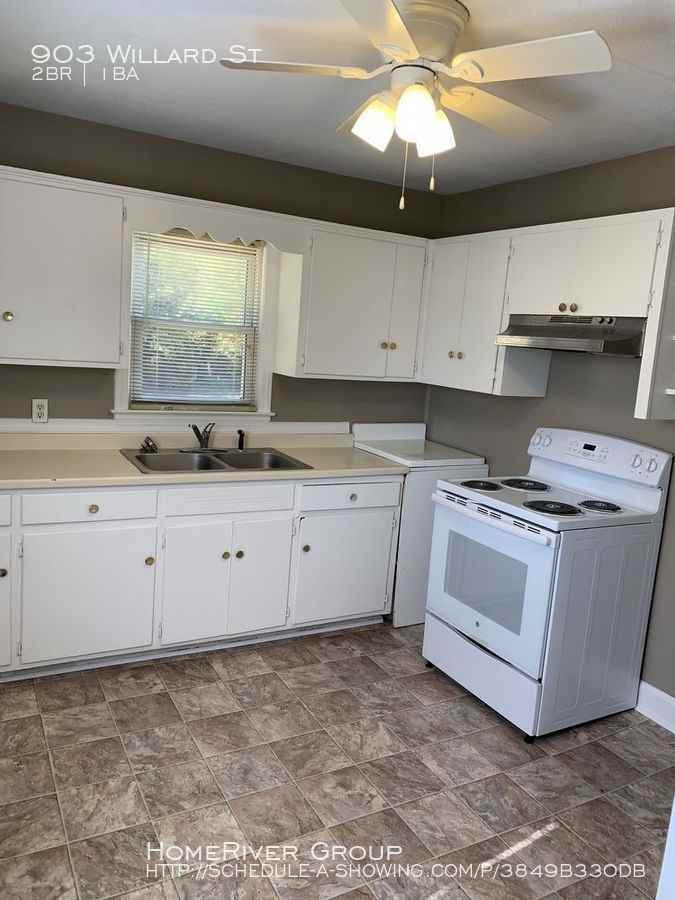 903 Willard St - Photo 3 of 12