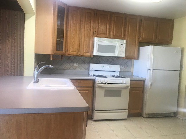 1906 Hazelwood - Photo 2 of 13