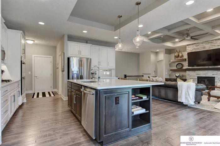 18653 Hampton Drive - Photo 3 of 7