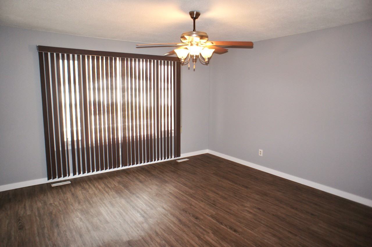 7921 95b Ave - Photo 3 of 16