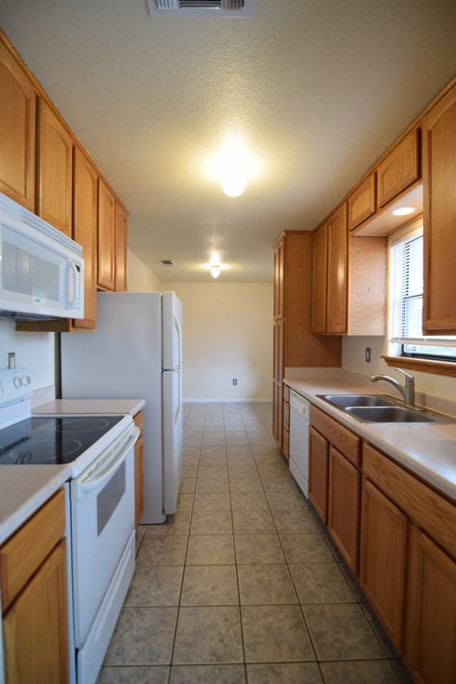 1415 Janet Ln - Photo 5 of 19