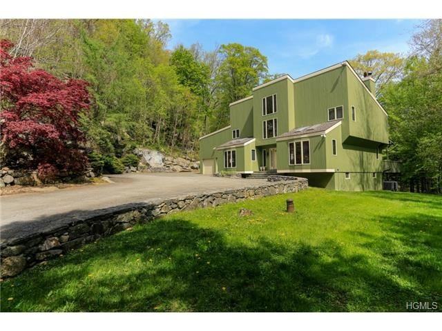 49 Christopher Rd - Photo 2 of 26