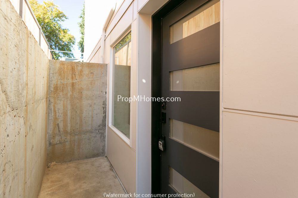 8949 Se 32nd Ave - Photo 3 of 18