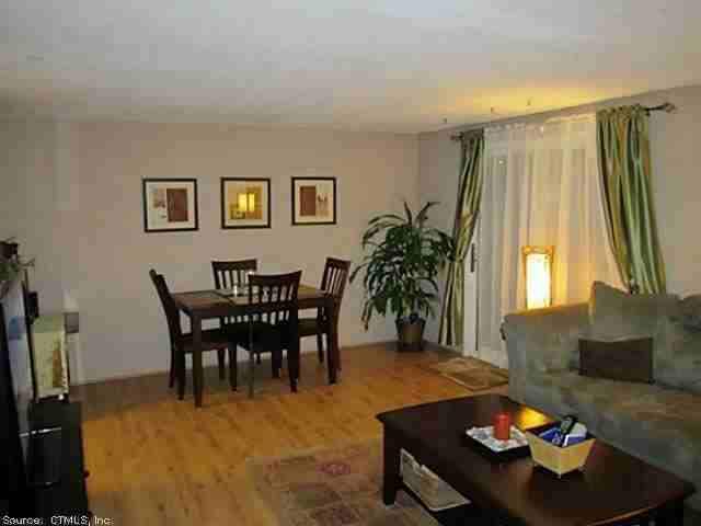 19 Lakeside Dr - Photo 3 of 4