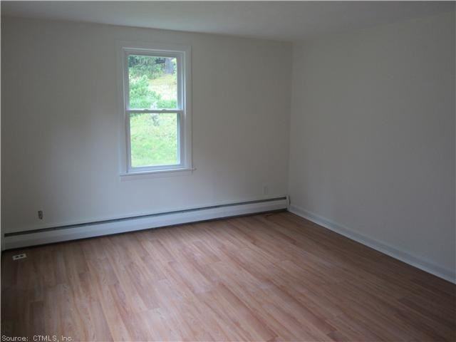 138 Waterville Rd - Photo 3 of 6