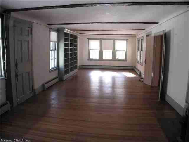 471 Amity Rd - Photo 3 of 7