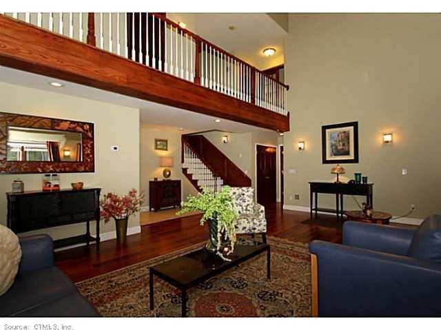 593 W River St - Photo 3 of 20