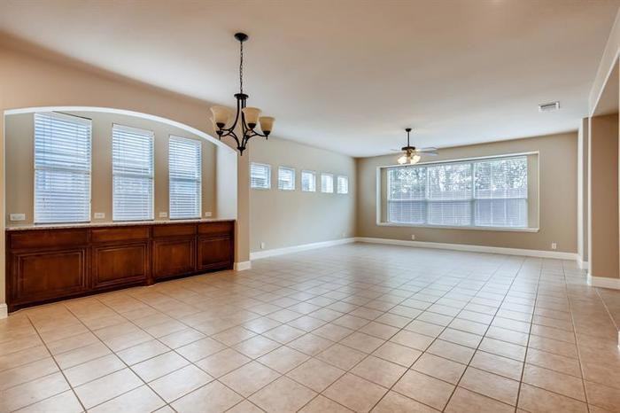 913 Willow Crest Drive - Photo 2 of 20