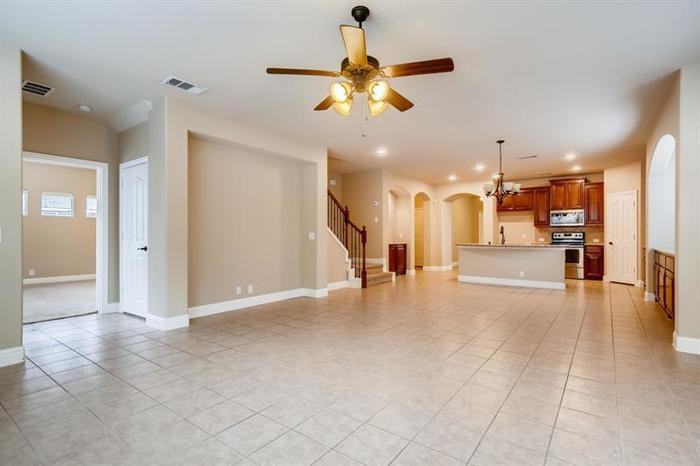 913 Willow Crest Drive - Photo 3 of 20