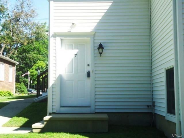 152 Greenwood Ave - Photo 3 of 10