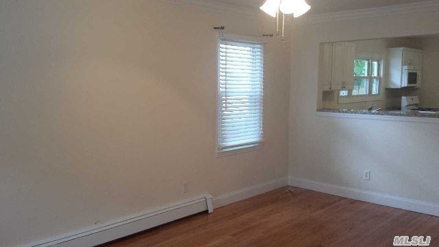 21 Kingdom Ct - Photo 3 of 15
