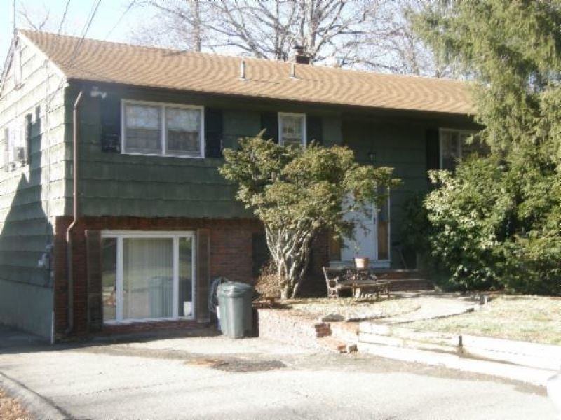 11 Calumet Ave - Photo 3 of 6