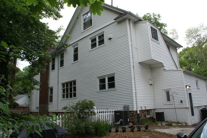 295 Lincoln Ave - Photo 3 of 24