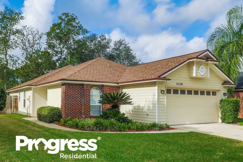 6138 Alpenrose Ave - Photo 3 of 15